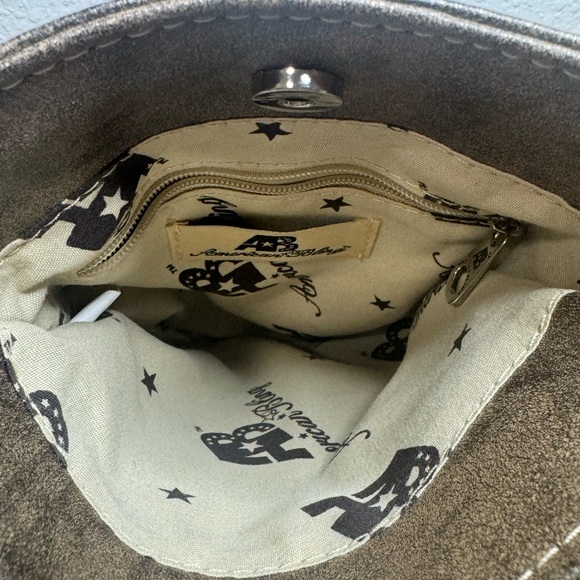 Montana West American Bling Western Embossed Embroidered Studded Crossbody - Picture 5 of 11